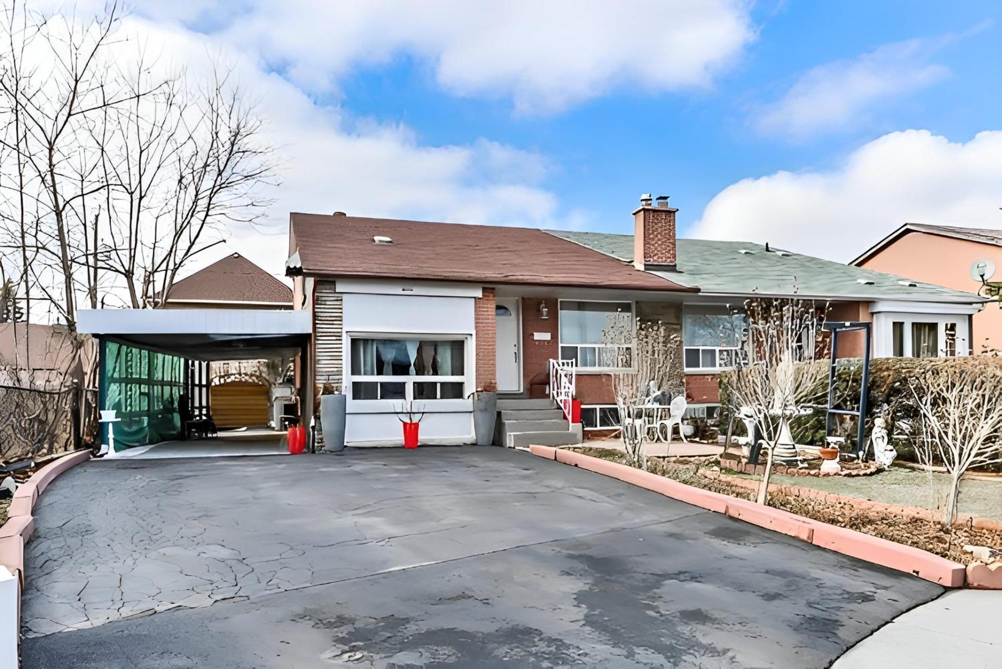 Modern Quiet Home By The Airport Місісаґа Екстер'єр фото