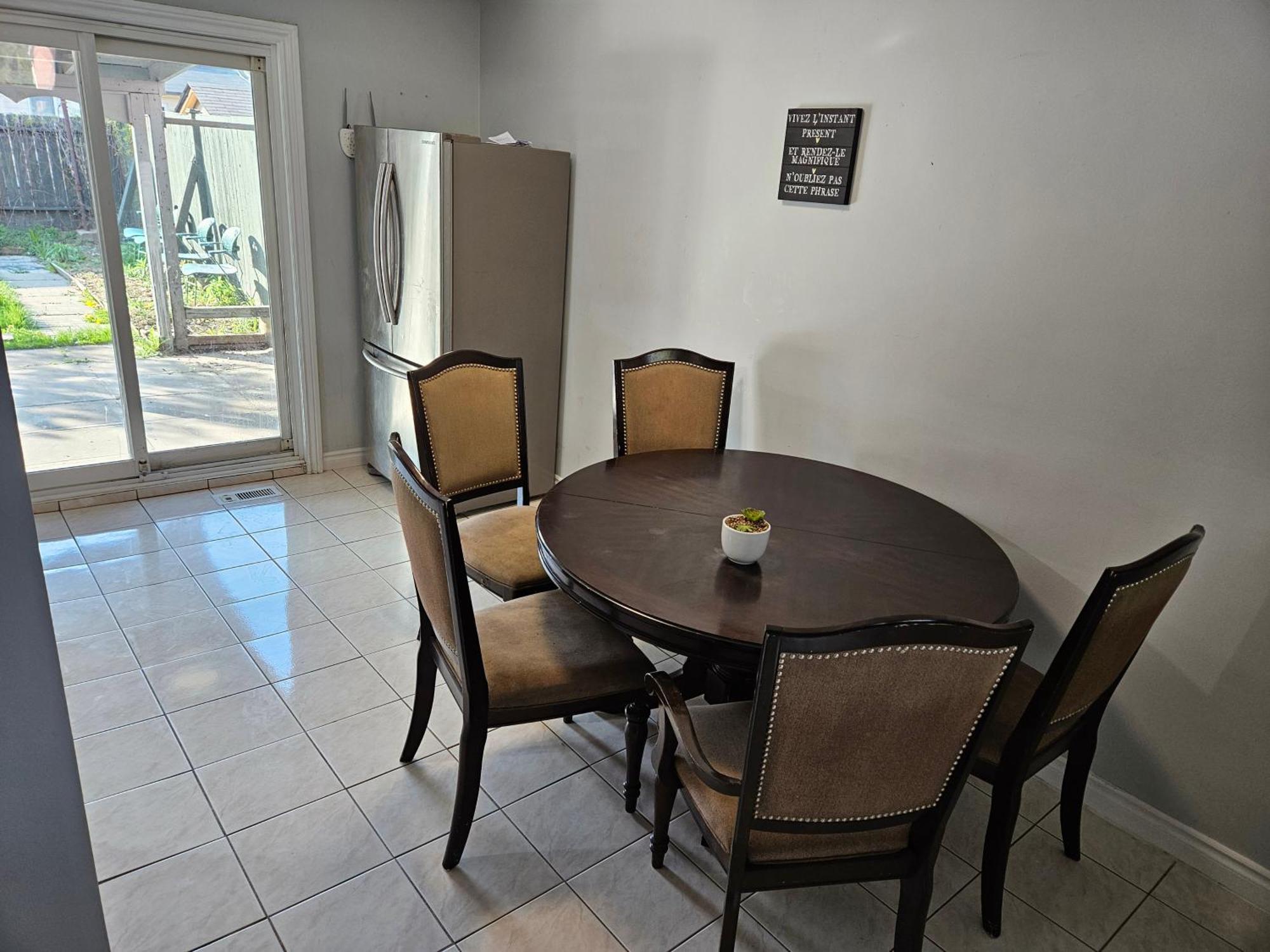 Modern Quiet Home By The Airport Місісаґа Екстер'єр фото