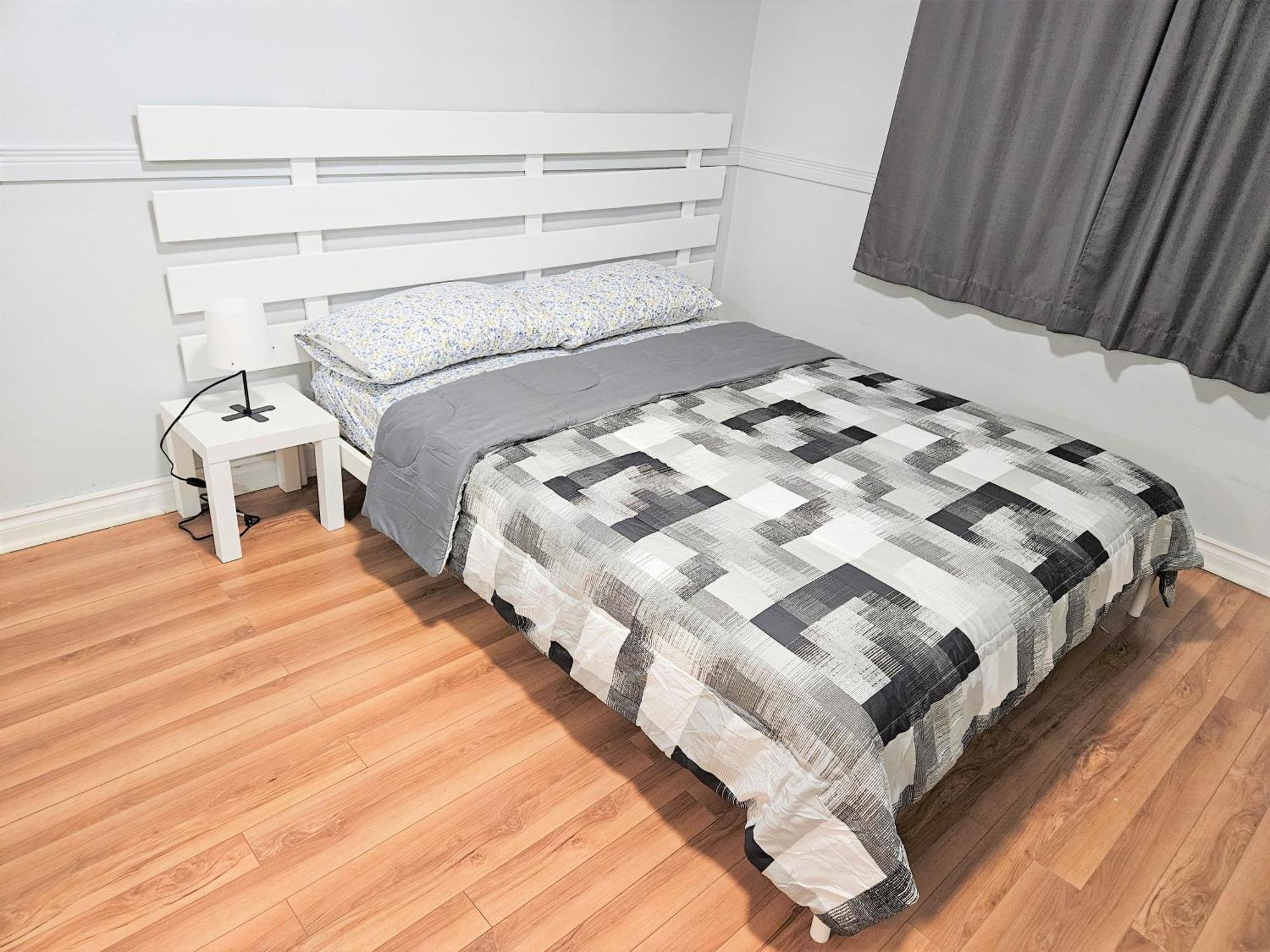 Modern Quiet Home By The Airport Місісаґа Екстер'єр фото